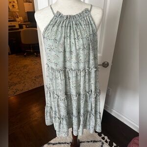 Beautiful spring dress.